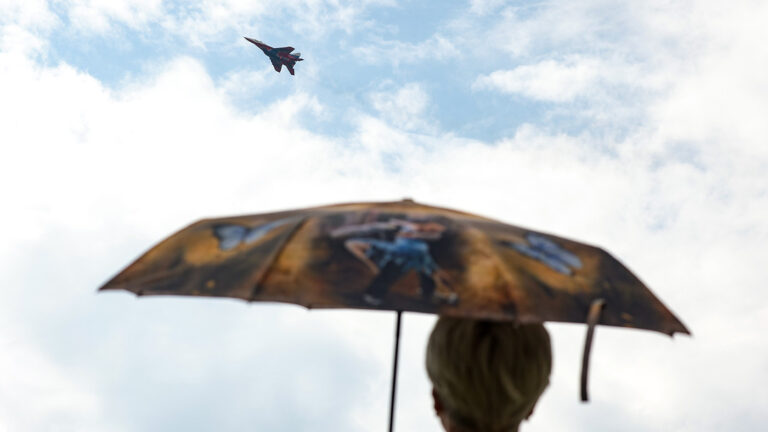 Российские эксперты оценили последствия возможной атаки НАТО на самолет ВКС РФ