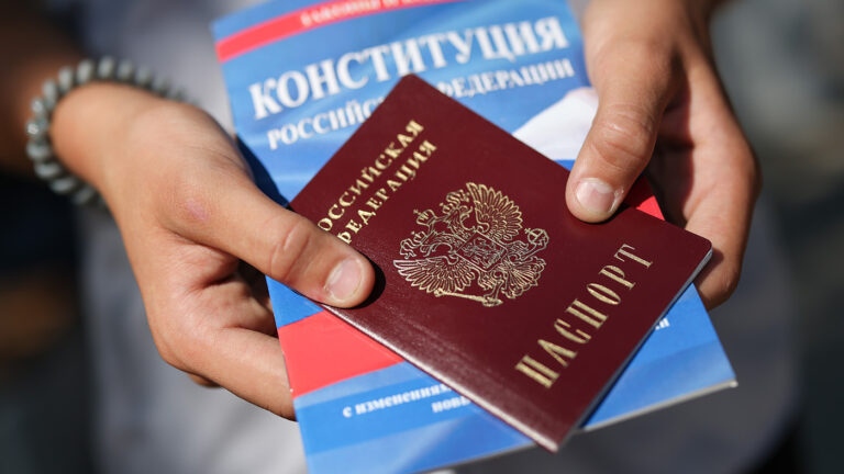 МВД России ответило на сообщения о лишении гражданства России по рождению