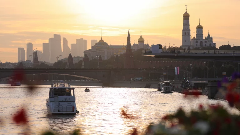 Холод, ливни или тепло: какой будет погода в Москве на этой неделе