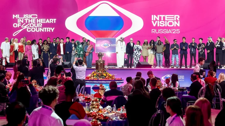 Участники конкурса после проведения жеребьевки Международного музыкального конкурса «Интервидение»