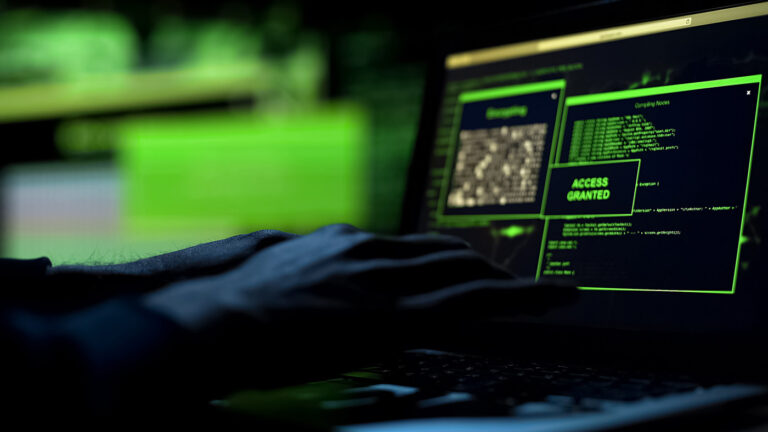 ФСБ хочет получить полномочия на регистрацию шпионских устройств и программ