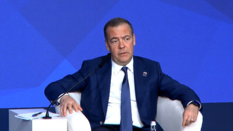 Дмитрий Медведев