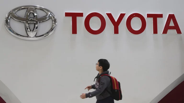 Японский автогигант провел тайные переговоры с российскими дилерами