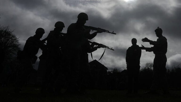 «Всегда гадят»: в Госдуме высказались о планах Лондона отправить военных в Молдову