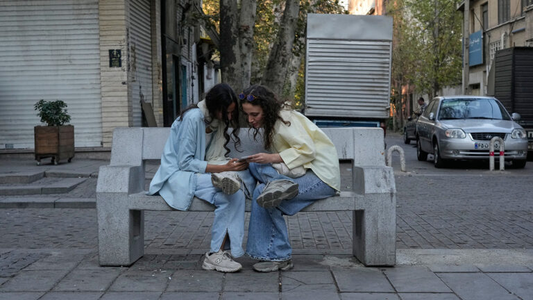 В Иране начались споры по поводу отмены хиджабов