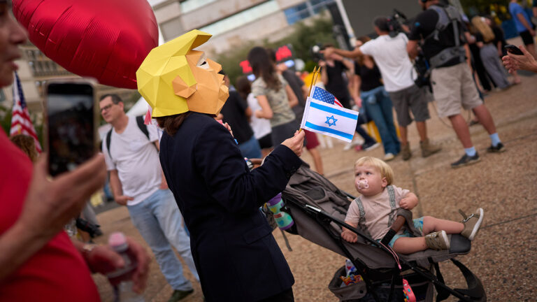 «Ссылается на Библию»: что СМИ пишут об амбициях Трампа в Газе