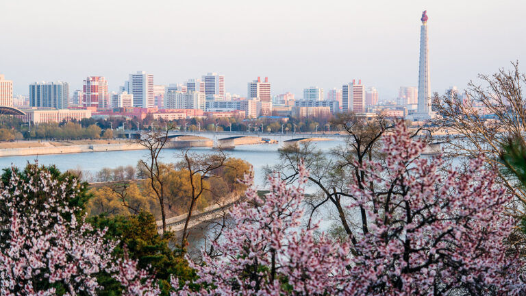 «Дверь самолета выпала»: к чему готовиться туристам в КНДР
