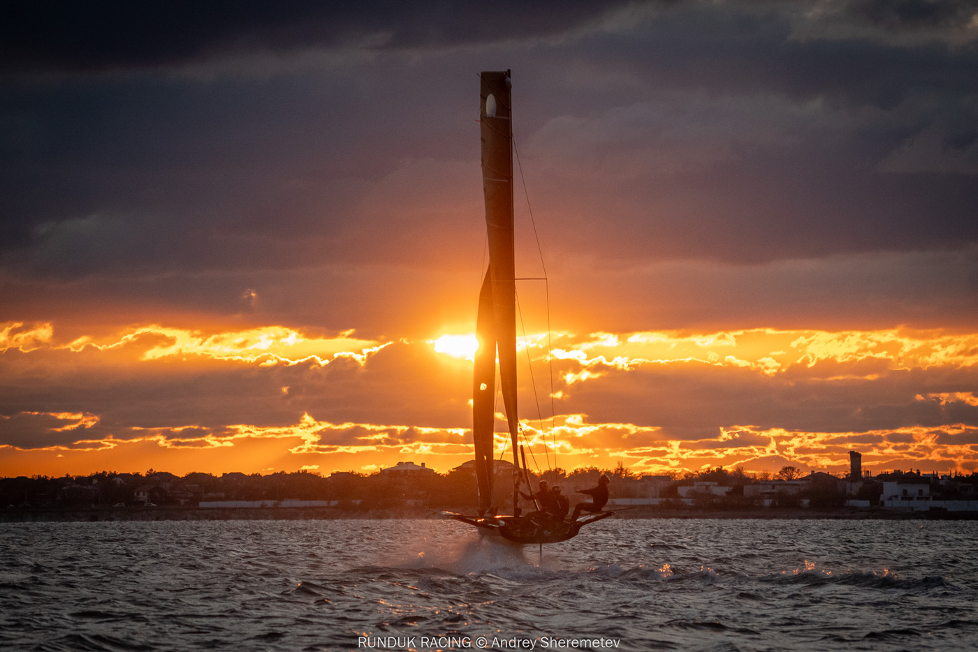 Как проходит регата Runduk Foiling Cup 2025 в Геленджике. Фотогалерея