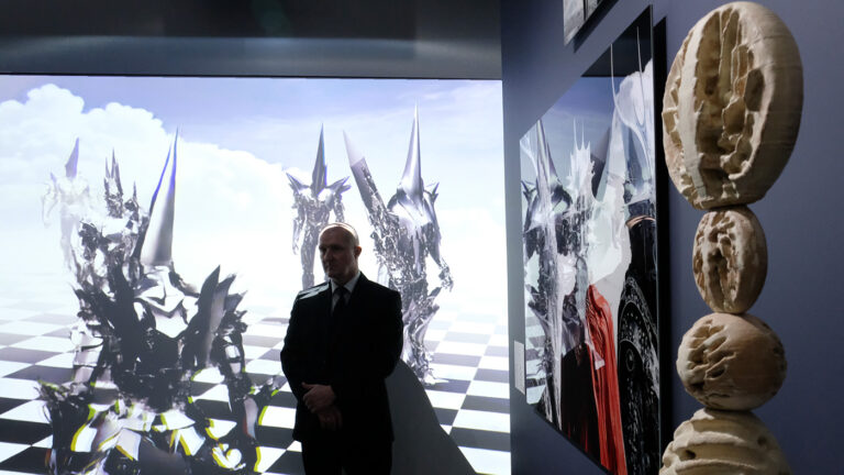 «Эмерджентные мифологии»: как цифровое искусство пересобирает архаичные коды