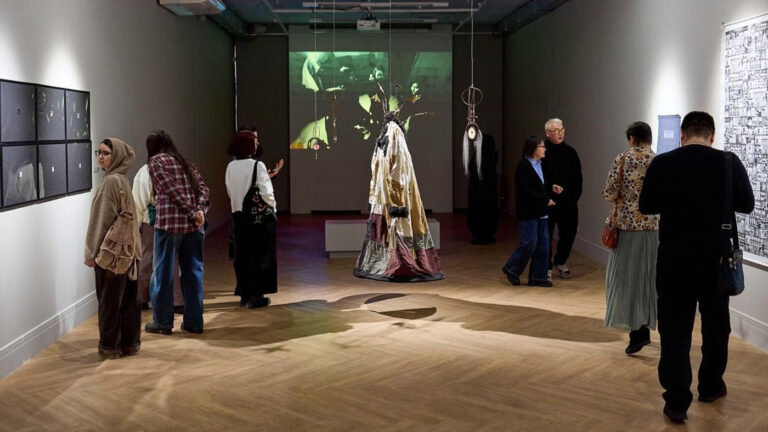 Групповая выставка «Видимо-Невидимо»