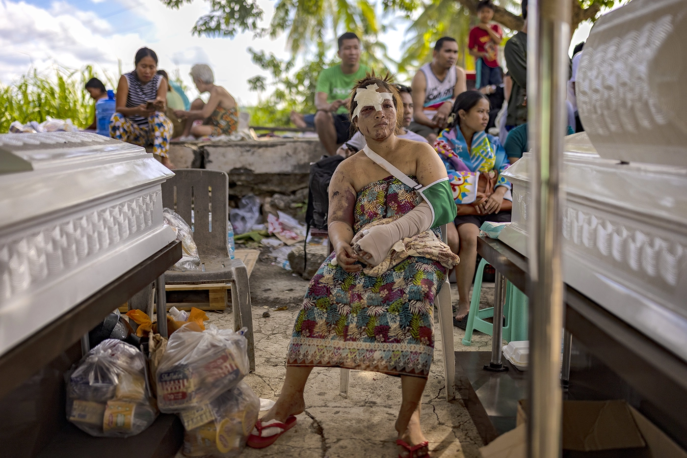 Пострадавшая от землетрясения на Филиппинах. Фото дня