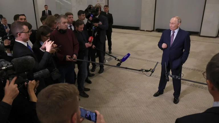 «Провел молодость в Восточной Германии»: Карлсон заявил о любви Путина к Западу