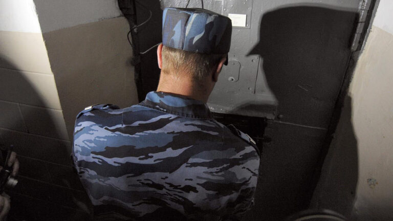 «Умер после задержания»: стали известны детали дела против миллиардера Сулейманова