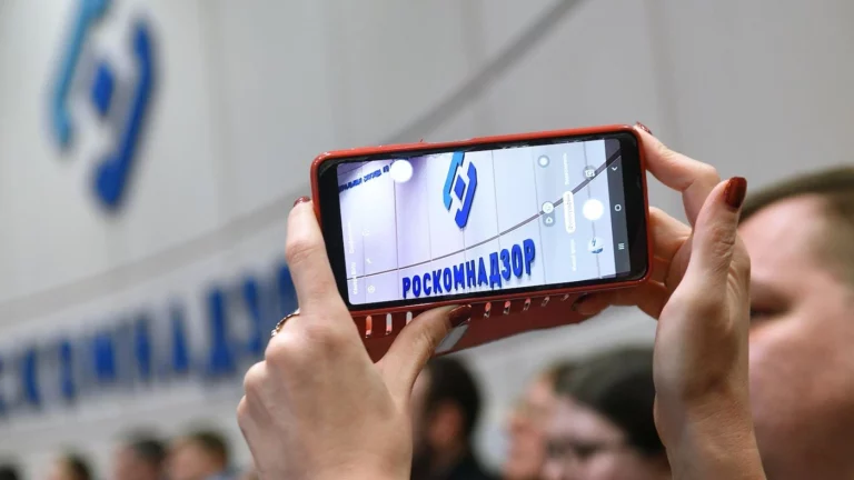 Российских блогеров обязали добавлять бота РКН в телеграм-каналы