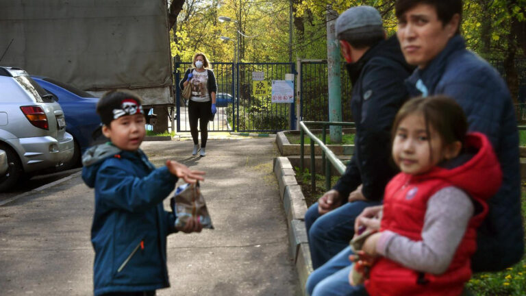 В России создадут единую систему учета не зачисленных в школы детей мигрантов