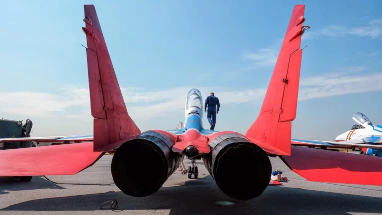 В Кремле ответили на слова генсека НАТО о российских летчиках и моряках