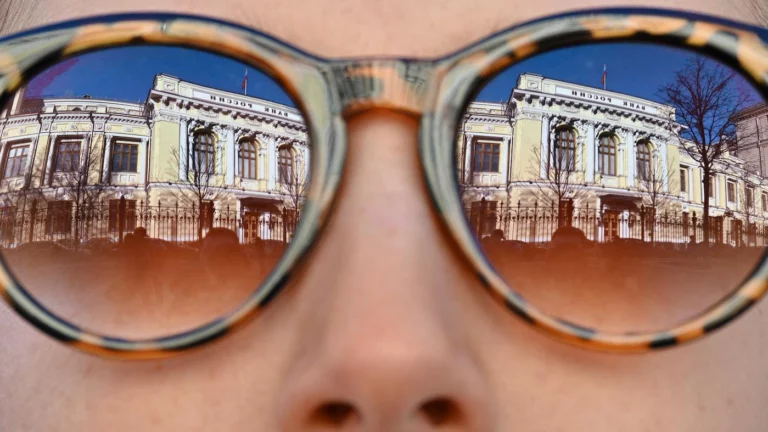 «Кавказ — дело тонкое»: эксперты совета Центробанка высказались об отмене голосования за дизайн купюры в 500 рублей