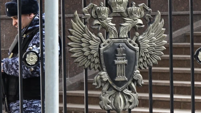 Генпрокуратура: глава Совета судей России прикрывал сеть отелей с интим-услугами