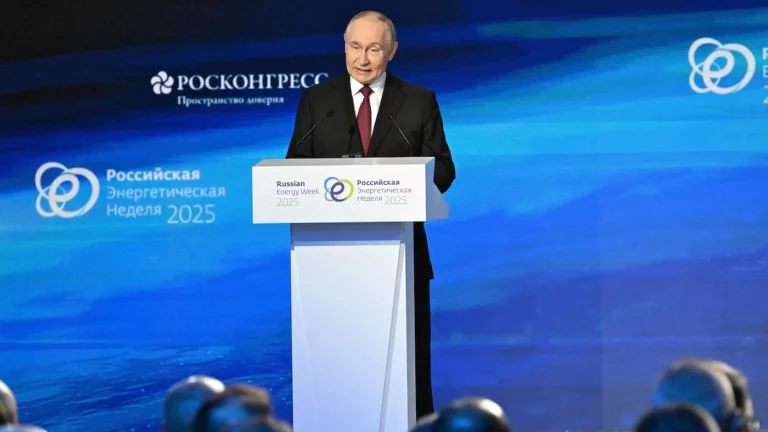 «Вчера покупали в Европе, а сегодня у нас»: о чем сказал Путин на энергофоруме