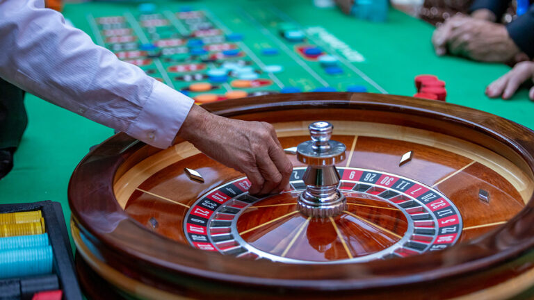 Россию обвинили в контроле над игорным рынком Казахстана