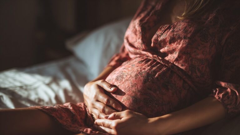 Многодетному депутату из Якутии пригрозили штрафом за совет жене не рожать