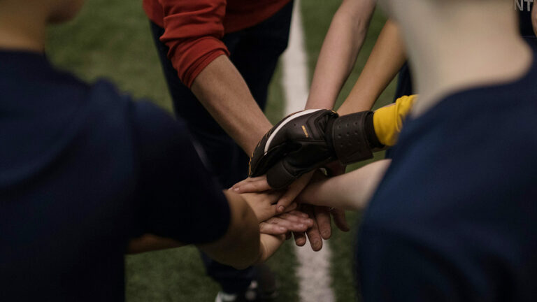 Без рукопожатий: как спорт стал ареной тихих войн