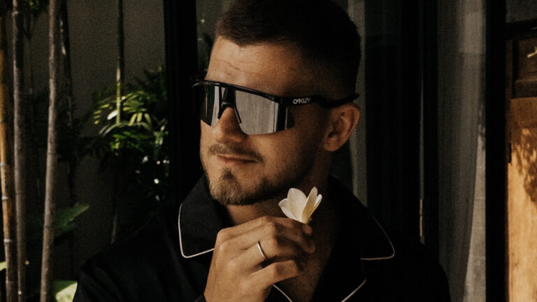 Брошенный Алексой Дайчев погряз в долгах: кто они вообще такие