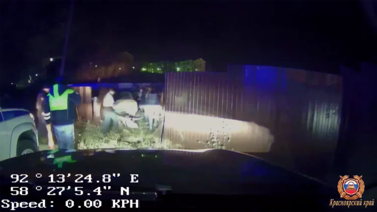 В Енисейске подростки устроили ДТП, катаясь на чужом автомобиле