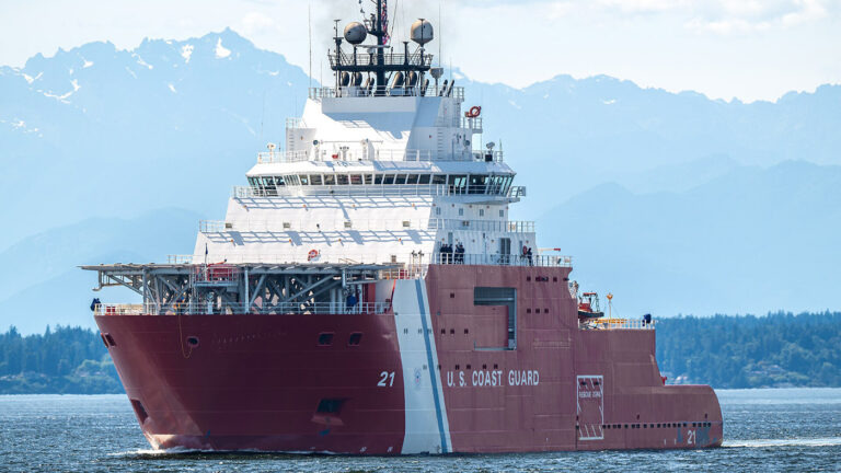 Догнать Россию: Трамп договорился с Финляндией о строительстве ледоколов для США