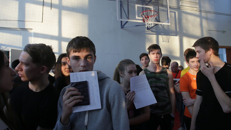 «Будут проблемы»: школьников захотели обязать сдавать физкультуру и нормы ГТО