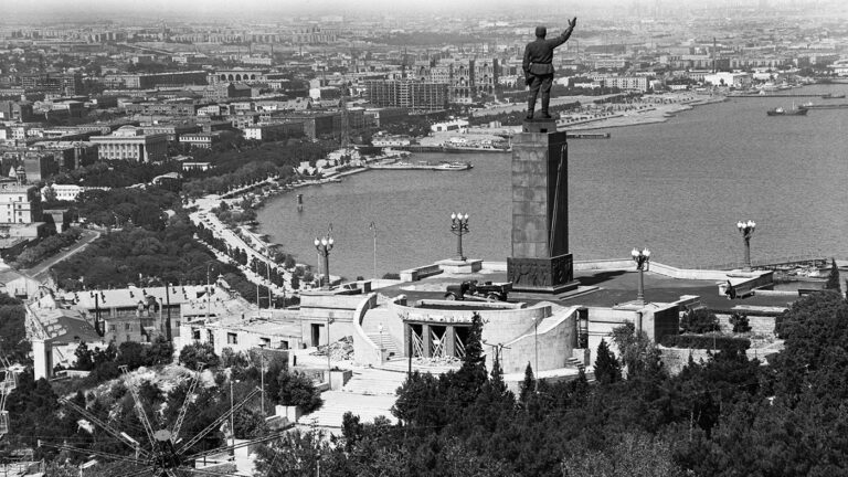 Панорама города Баку с нагорного парка, Азербайджанская ССР, СССР, 1 июня 1967 года