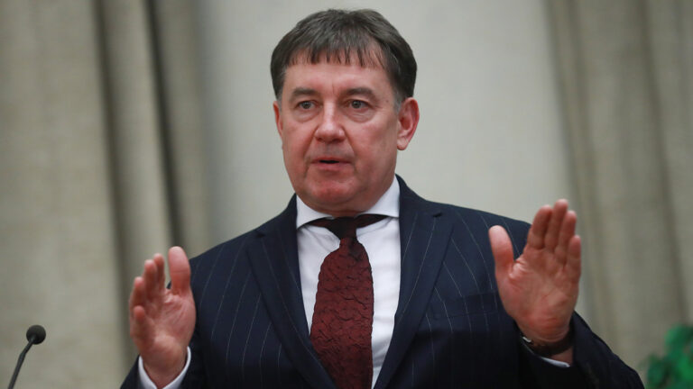 Виктор Момотов