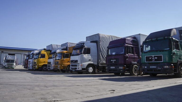 В обход России: Азербайджан и Казахстан расширяют новый торговый маршрут