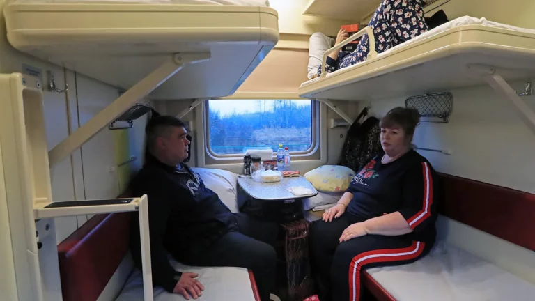 РЖД убрали автоматическую галочку при покупке постельного белья в плацкарте