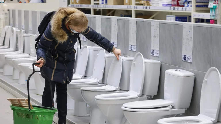 «Чиновники радуются»: Дмитриев пошутил о запрете ЕС на экспорт унитазов в Россию