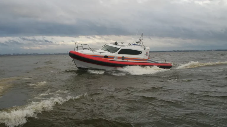 Архивное фото. Катер МЧС России