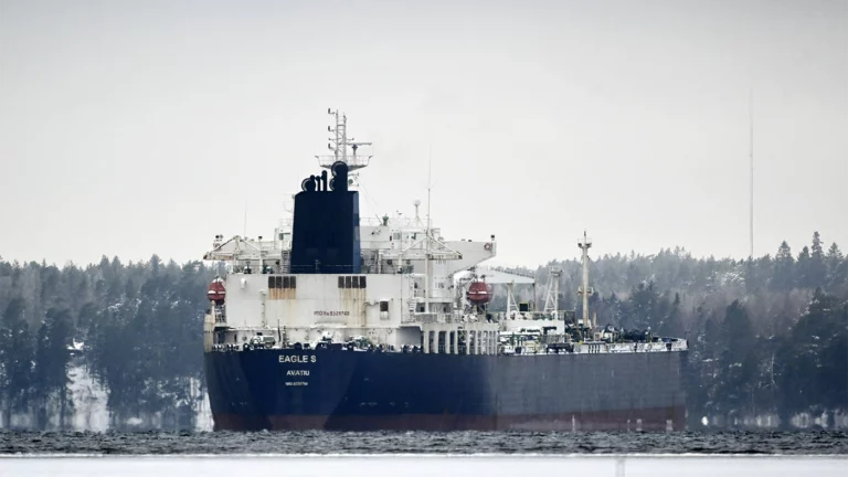 Суд Хельсинки отказался наказывать экипаж танкера из «теневого флота» России