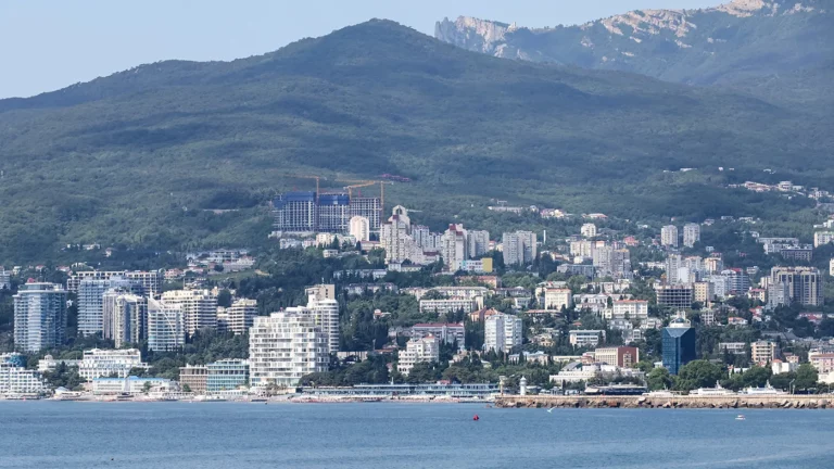 Кремль ответил на призыв экс-главы Минобороны Британии «задушить Крым»