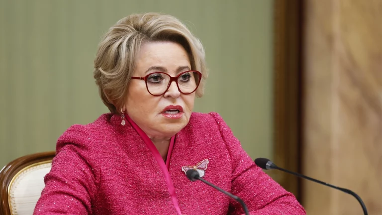 «Денег не хватает»: почему Матвиенко предложила собирать по 45 тыс. с неработающих