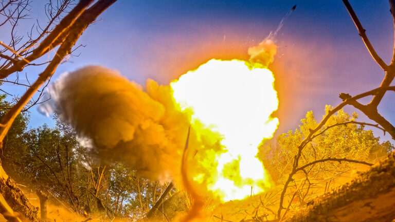 Путин сообщил о готовности приостановить бои в районе Купянска и Покровска