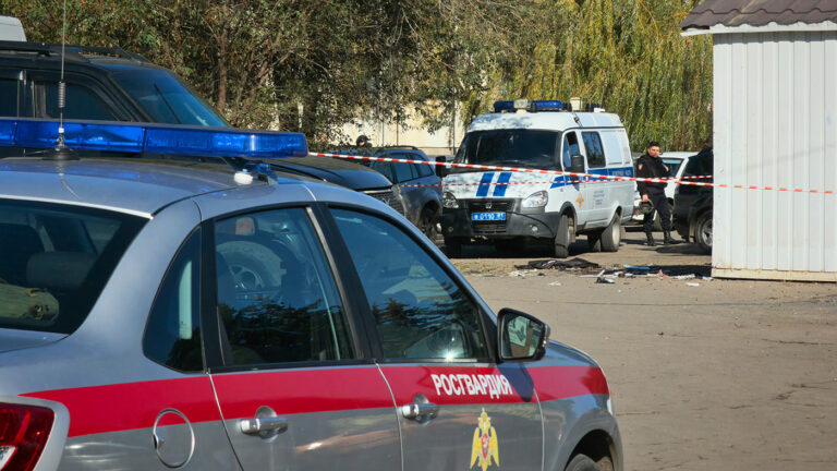 Умер житель Луганска, пнувший заминированную колонку с украинской музыкой