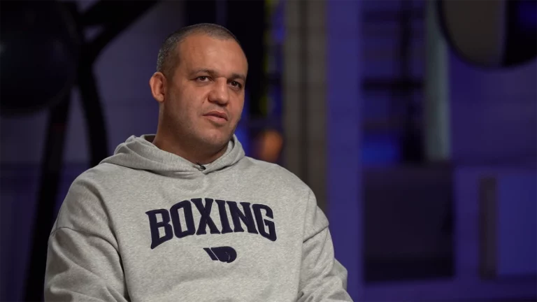 Умар Кремлев рассказал о строительстве завода по выпуску смартфонов в Серпухове