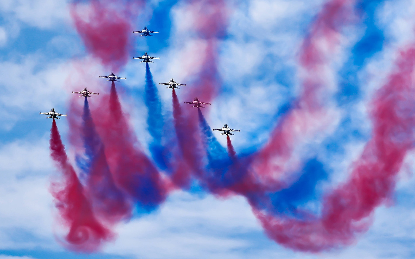 Полеты «Черных орлов» на оборонной выставке в Южной Корее. Фото дня
