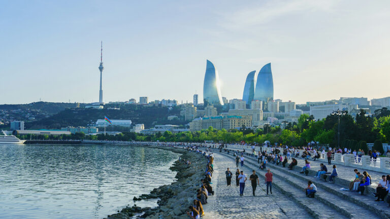 Россияне стали самыми частыми гостями Азербайджана летом 2025 года