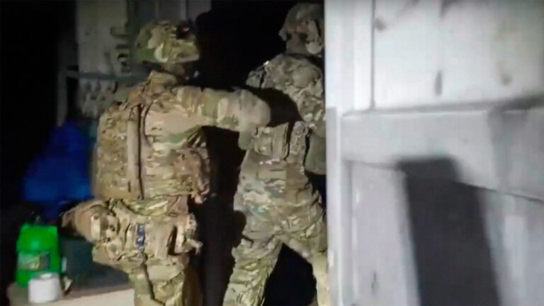 Подготовку убийства чиновника в Москве обещали оплатить наркотиками