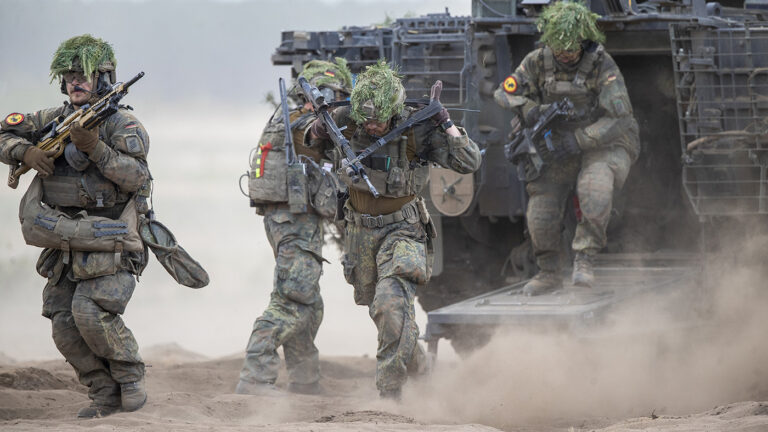 WSJ: Германия разрабатывает секретный план реагирования на случай войны с Россией