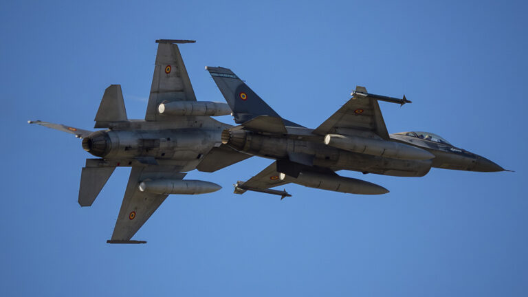 18 истребителей за €1: Нидерланды продали Румынии F-16 для обучения украинцев