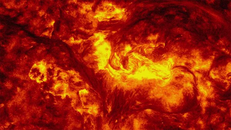 Мощная вспышка на Солнце 9 ноября: последствия, выброс плазмы в сторону Земли