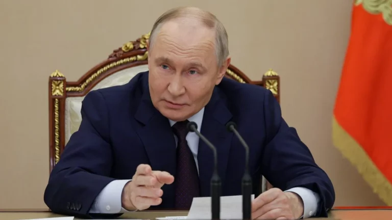 В Британии сказали, кто «может усадить Путина за стол переговоров»