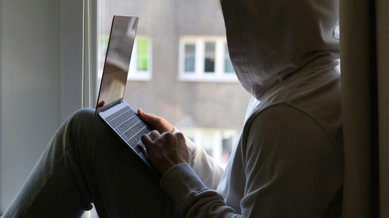 «Риск высок»: какое наказание грозит клиентам ботов для «пробива»